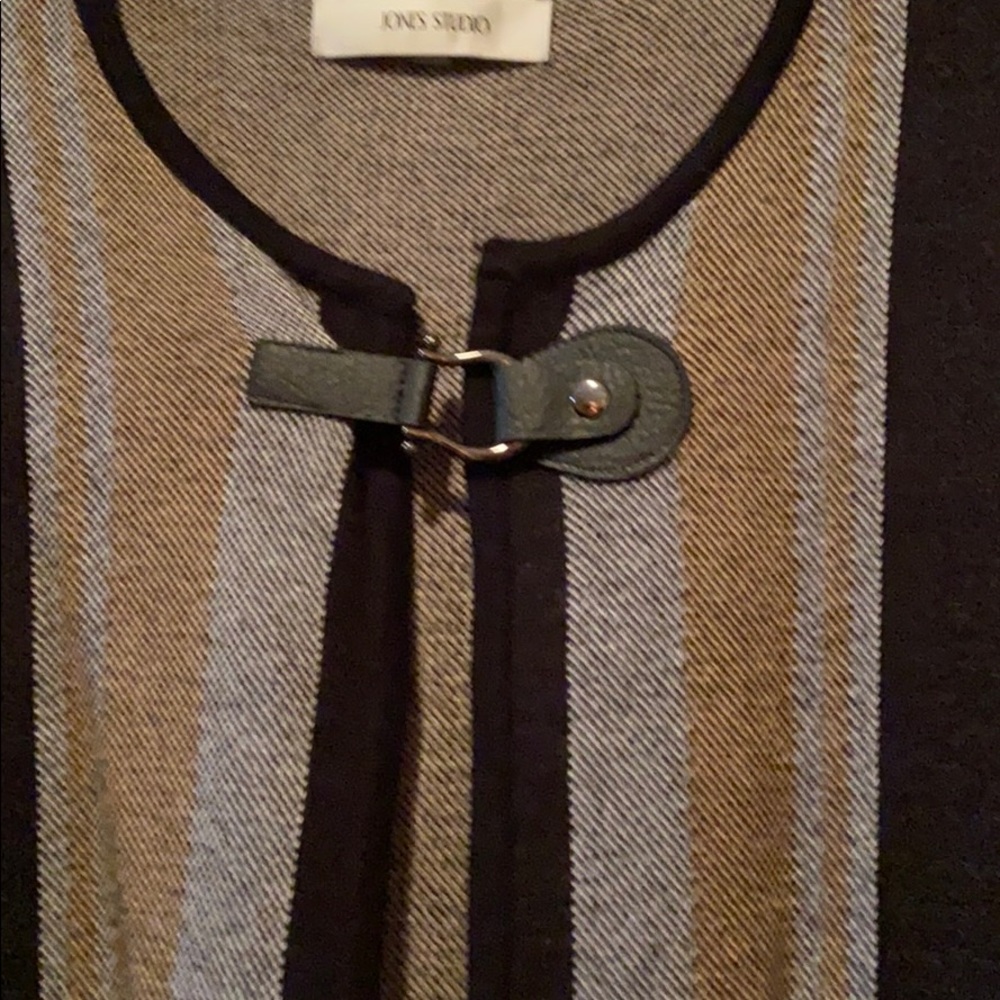 Sweater - Picture 2 of 3